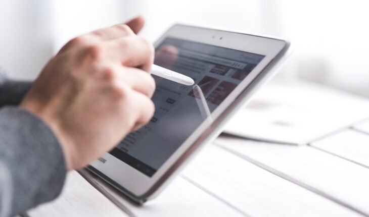 tablet-gdd8938969_1920